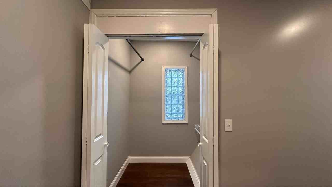 936 Westminster St - Photo 2 of 7