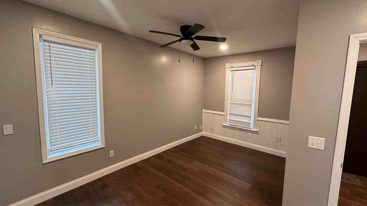 936 Westminster St - Photo 3 of 7