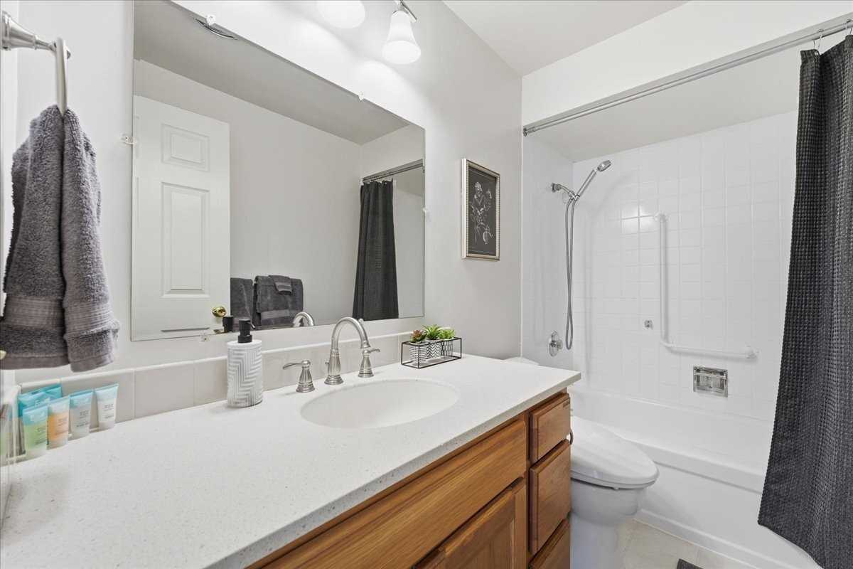 5330 Sw Mayfair Ct - Photo 3 of 30