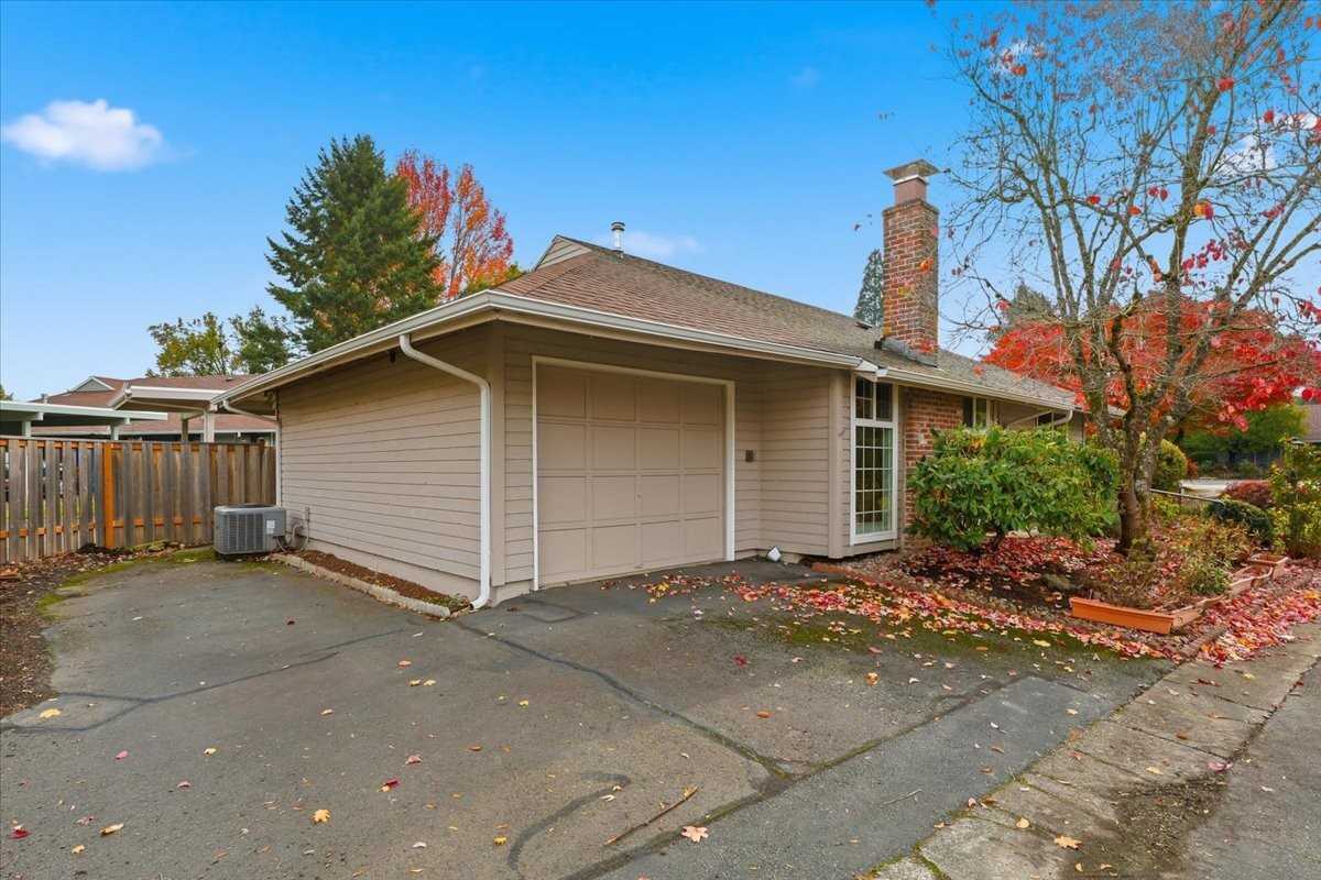 5330 Sw Mayfair Ct - Photo 4 of 30