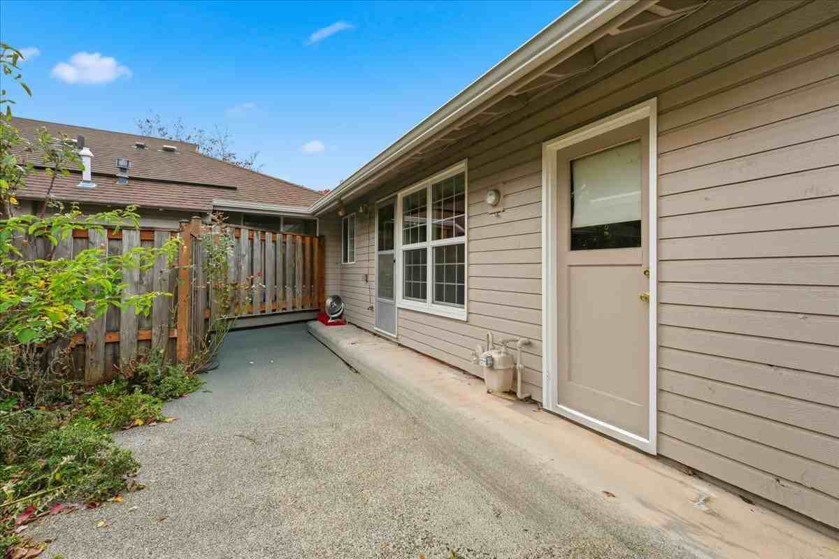 5330 Sw Mayfair Ct - Photo 3 of 30