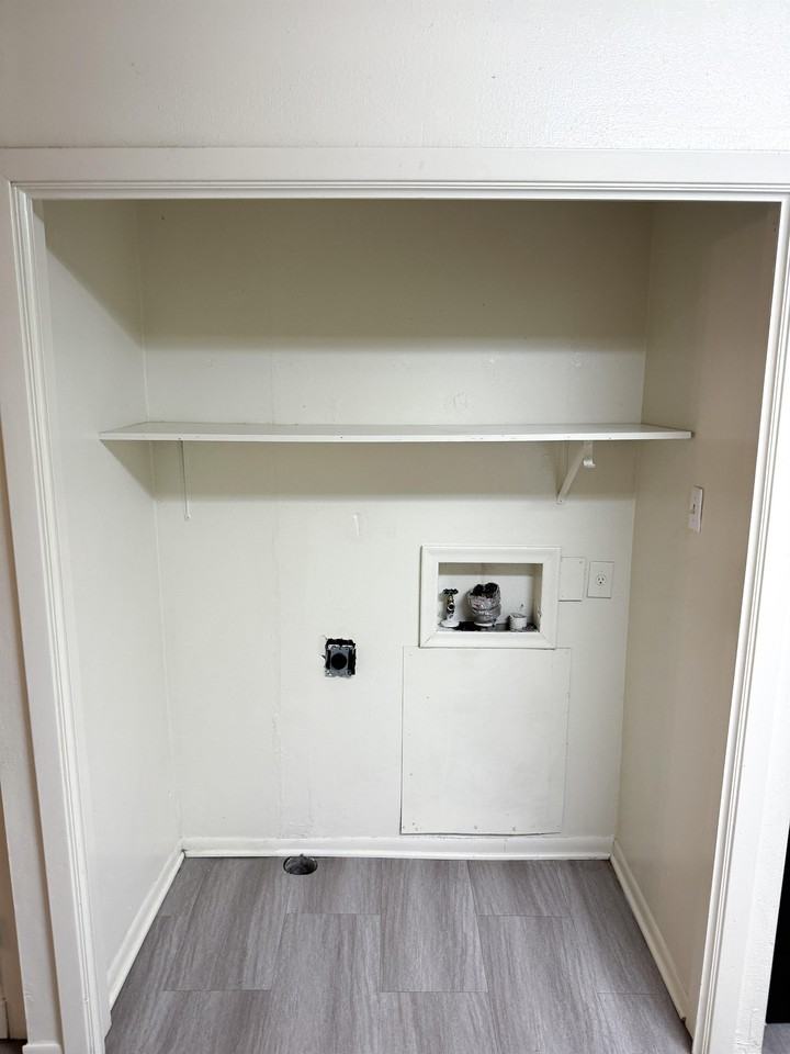 1203 Batts St - Photo 5 of 13