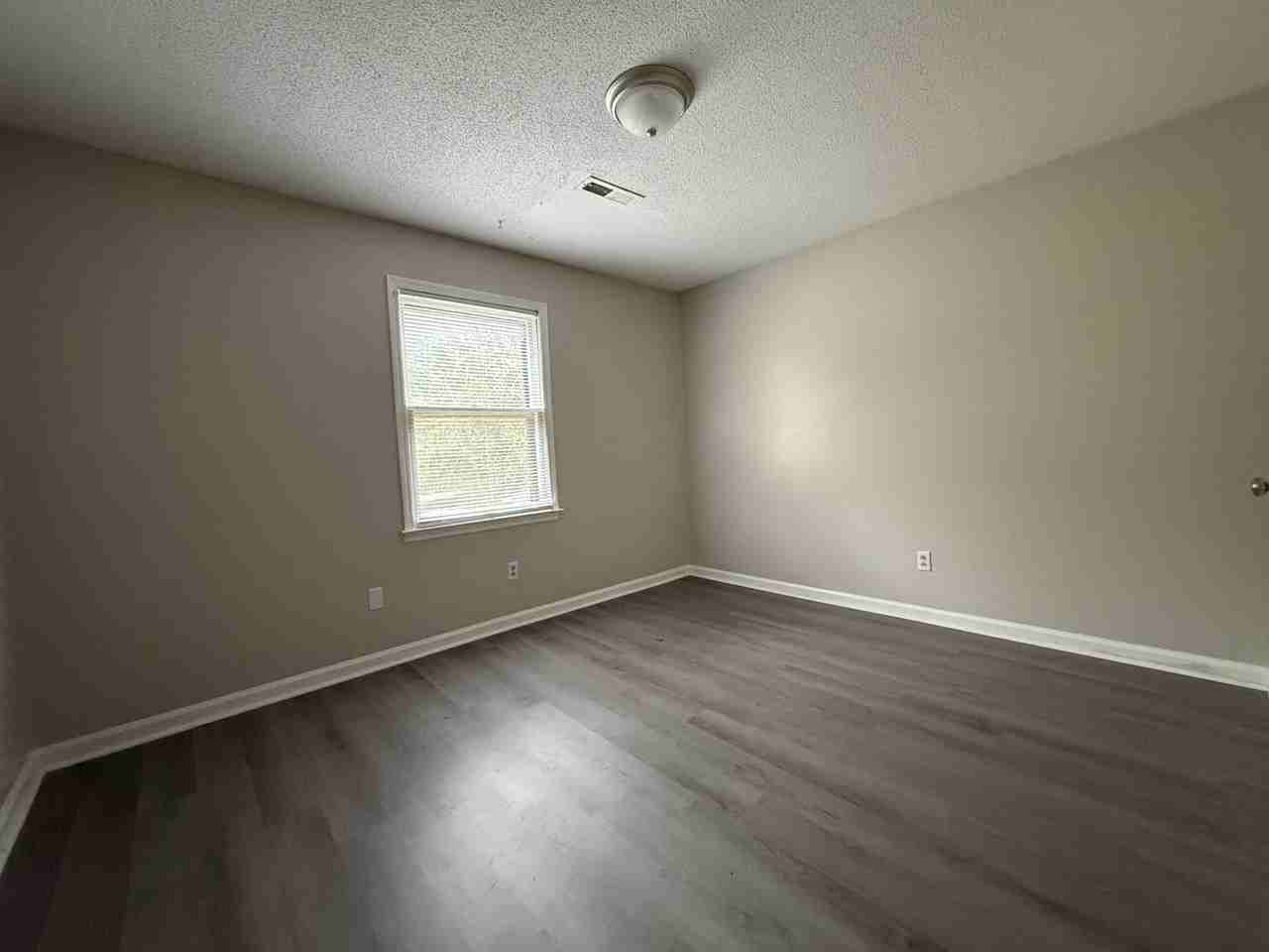 4414 Bonnell Dr Nw #B - Photo 4 of 10