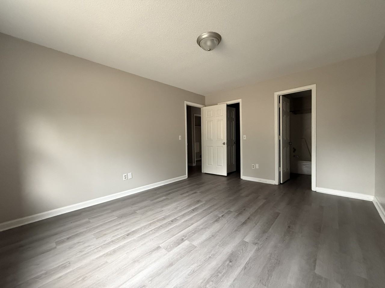 4414 Bonnell Dr Nw #B - Photo 2 of 10