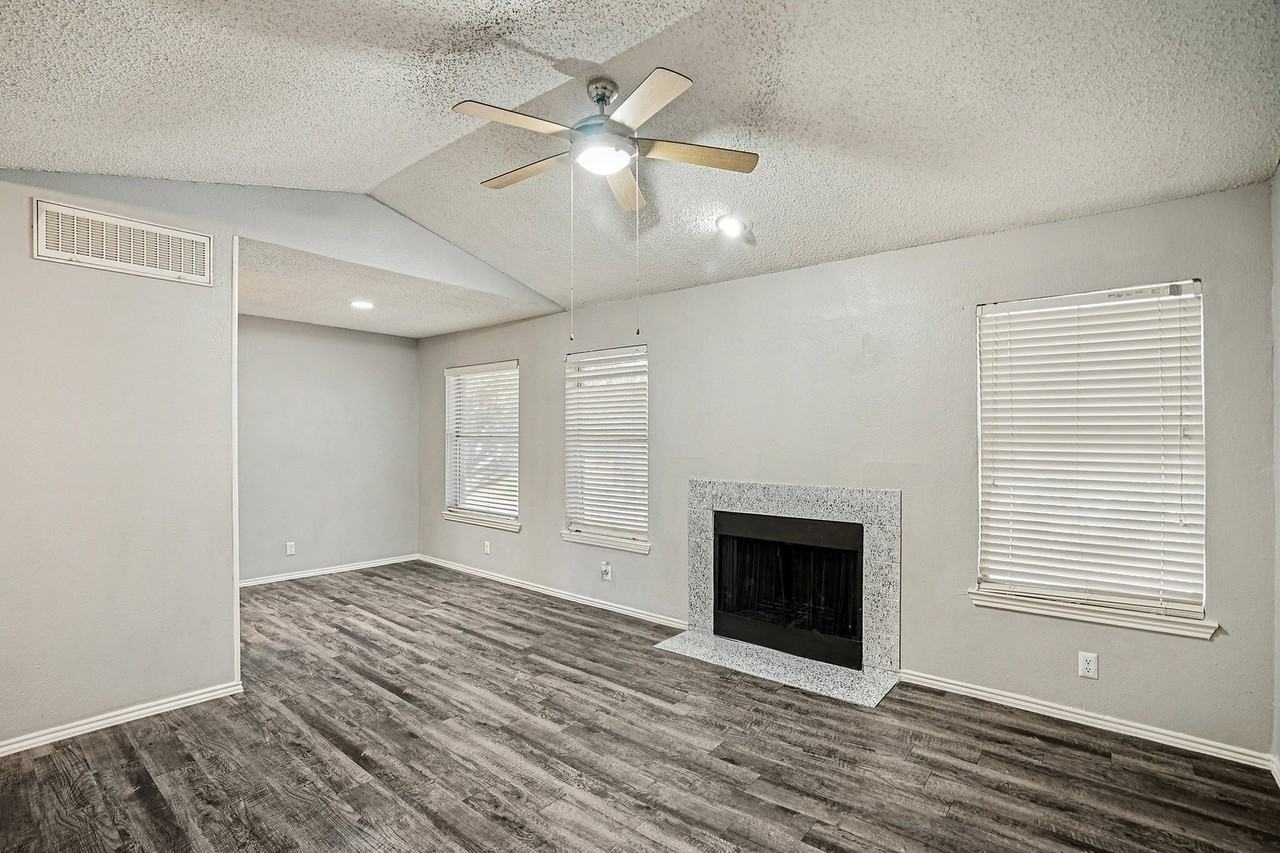 Evergreen Condominiums - Photo 7 of 30