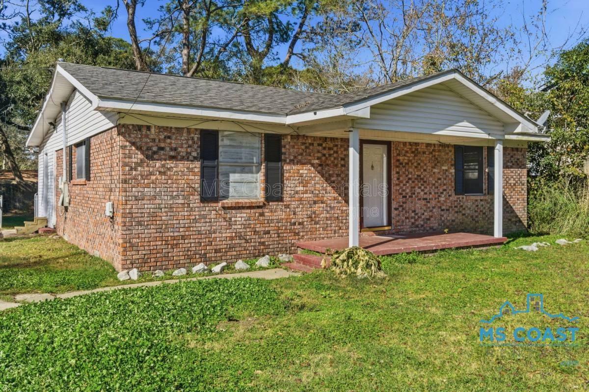3007 Meteor St - Photo 2 of 10