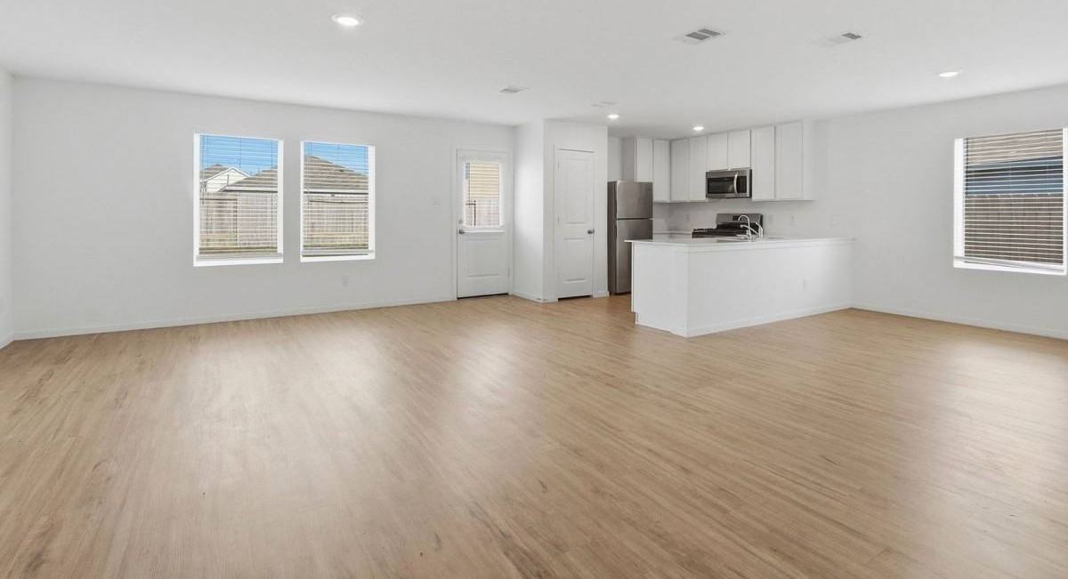 21006 Longwitton Ln - Photo 5 of 10