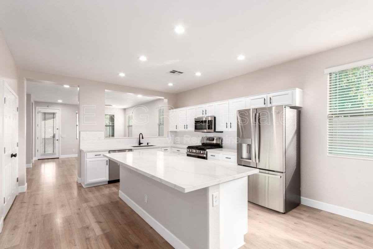 868 E Zesta Ln - Photo 5 of 9