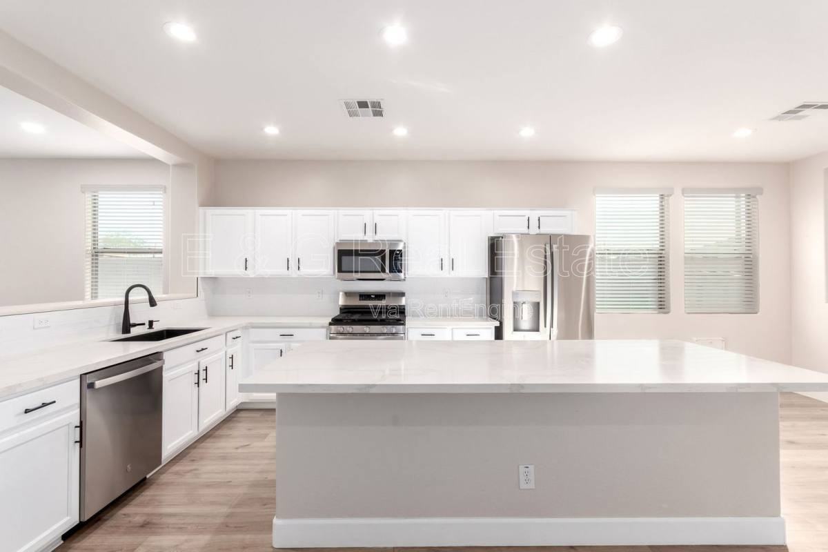 868 E Zesta Ln - Photo 6 of 9