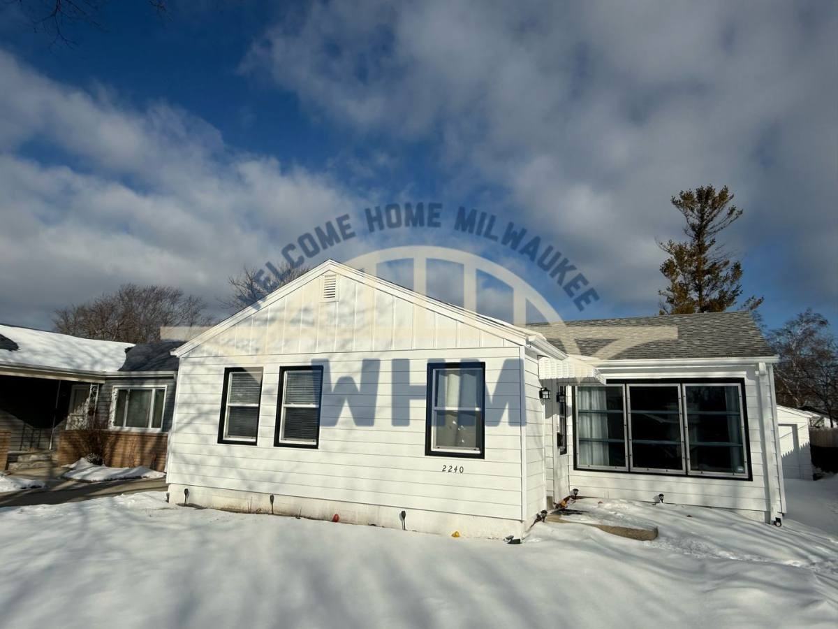 2240 W Lawn Ave - Photo 2 of 5