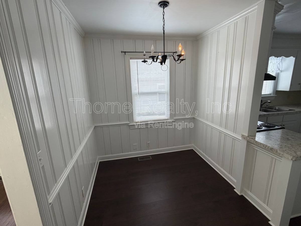 1228 Griffin St - Photo 3 of 10
