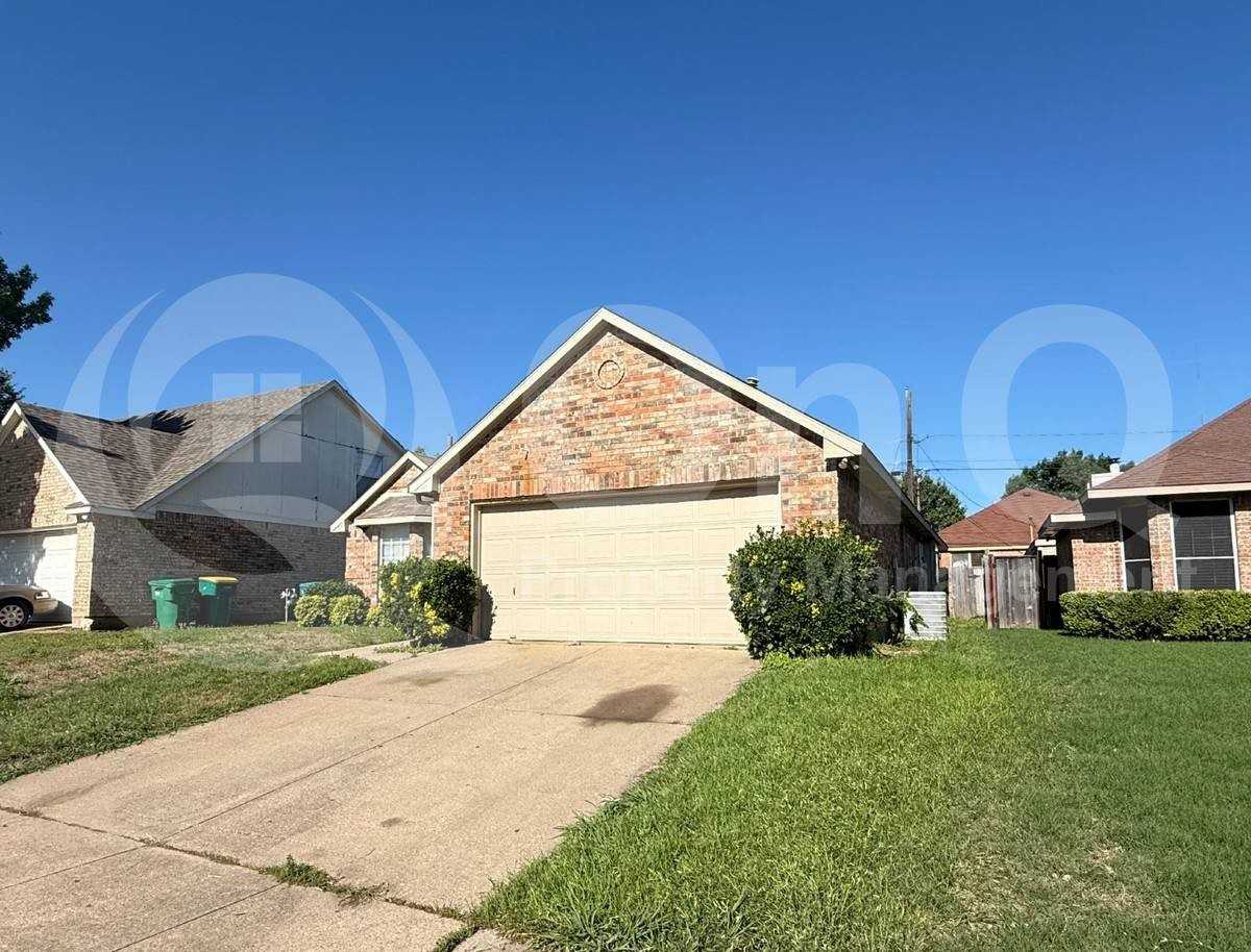 733 Rockett Ln - Photo 2 of 10