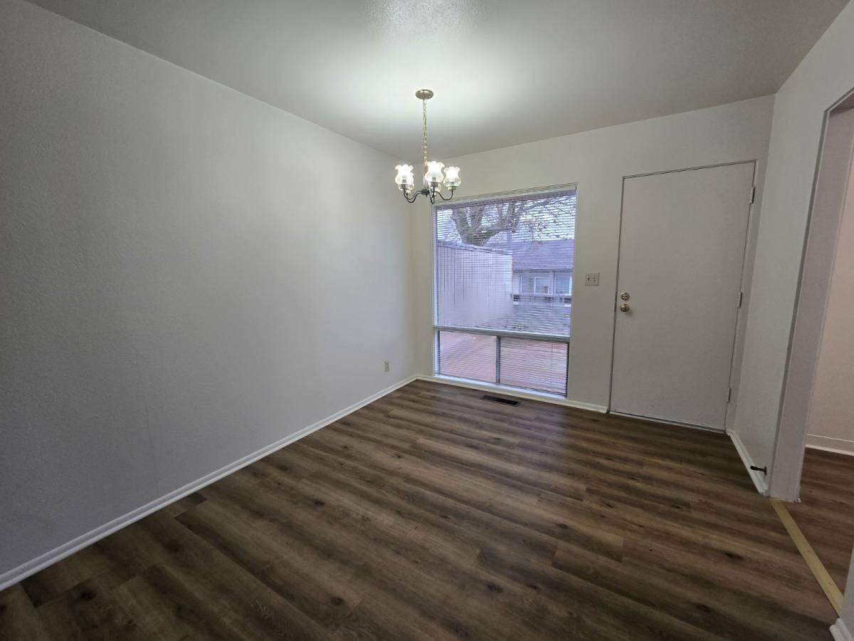 861 Ne Alameda Ave - Photo 3 of 10