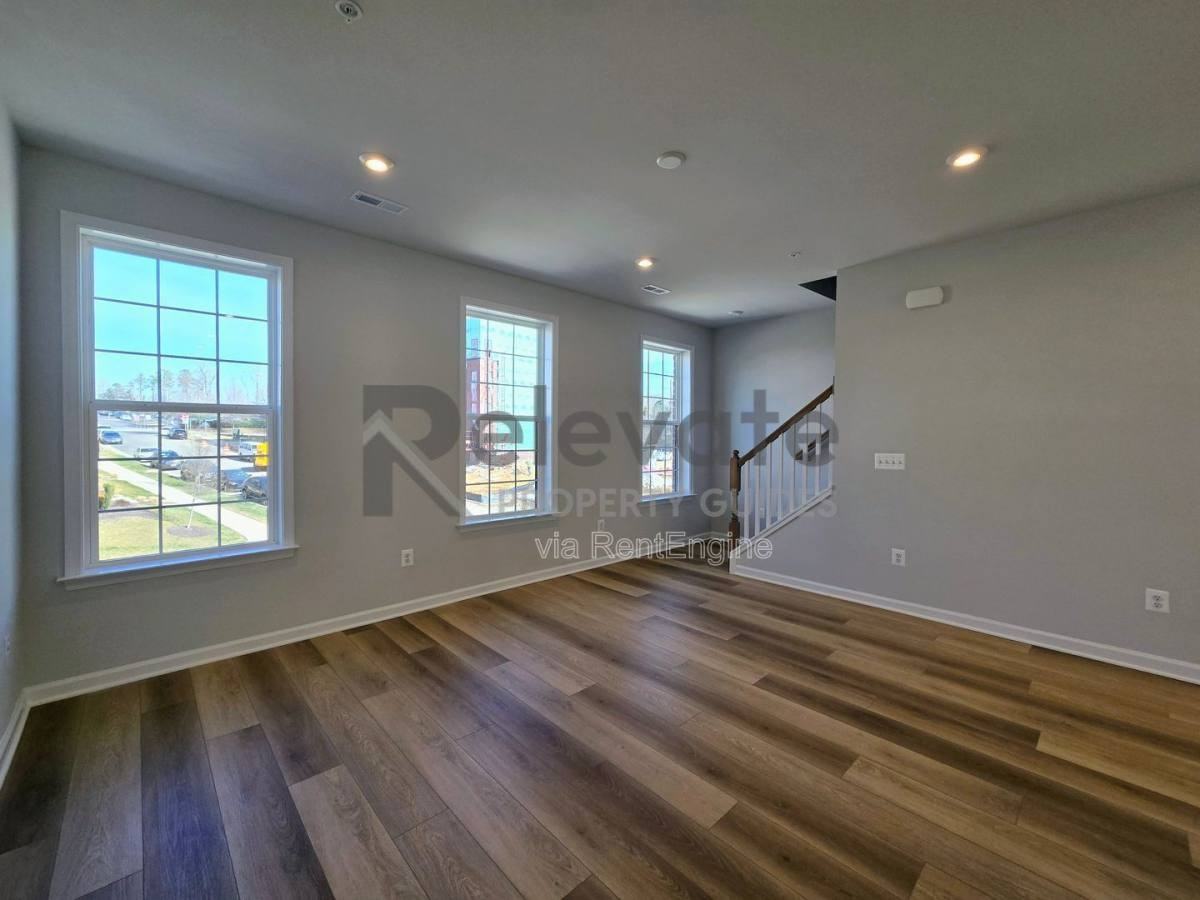 13201 Garland Ln - Photo 3 of 10