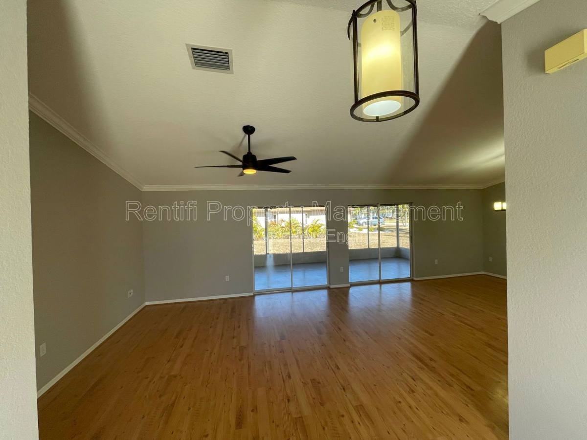 25486 Avillas Ct - Photo 2 of 10