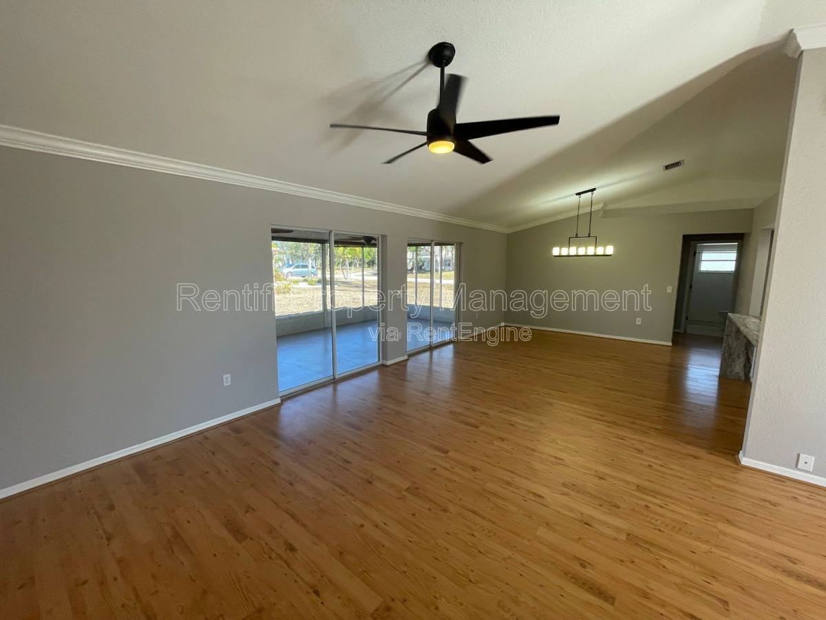 25486 Avillas Ct - Photo 3 of 10