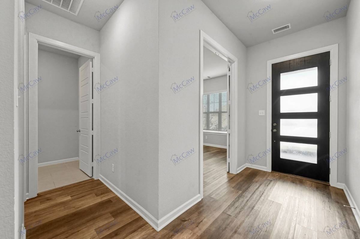 9616 Oxbow Ln - Photo 2 of 10