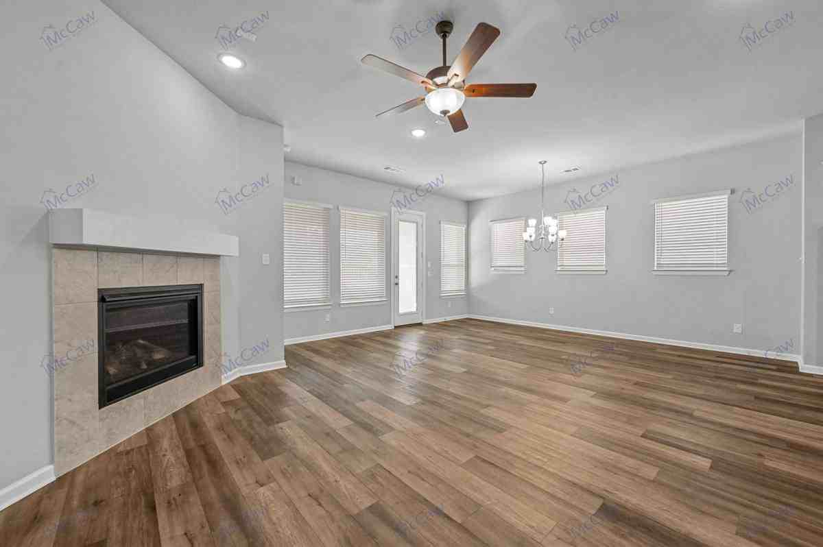 9616 Oxbow Ln - Photo 3 of 10