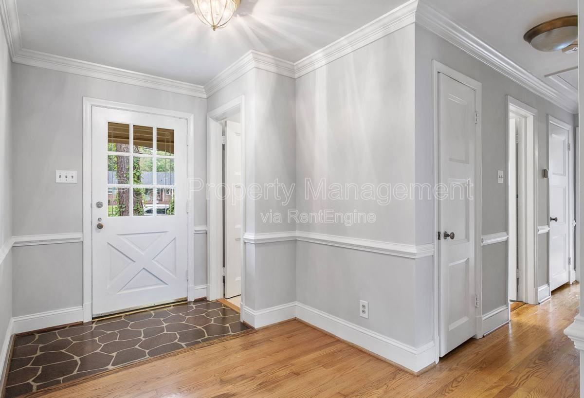 Scotsview Dr - Photo 4 of 5