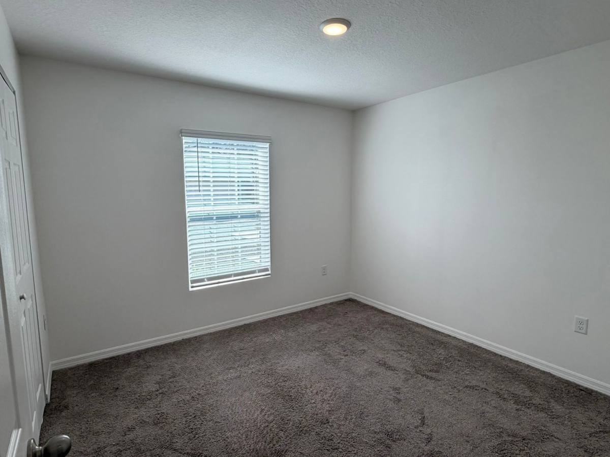 225 Dogfish Ln - Photo 5 of 10