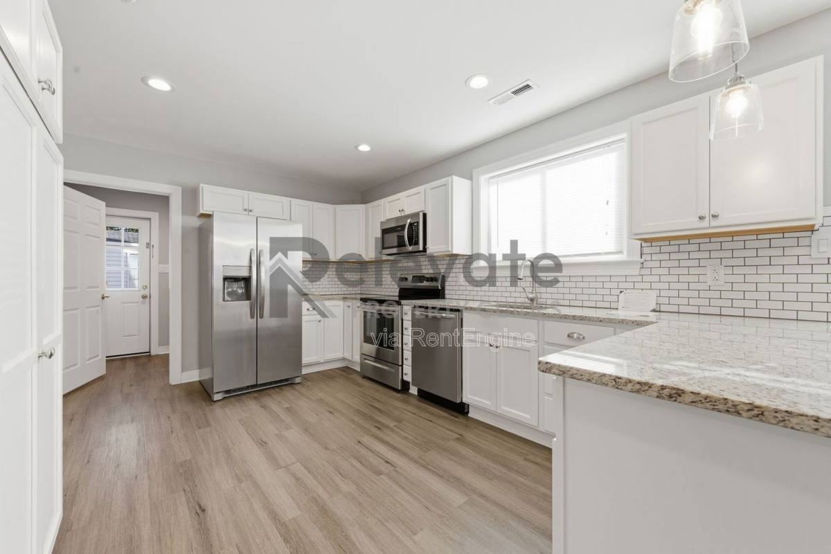 8410 Yolanda Rd - Photo 2 of 10
