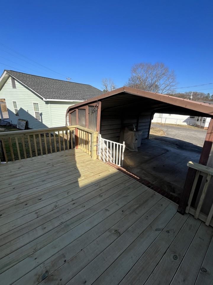 201 Pike St - Photo 3 of 22