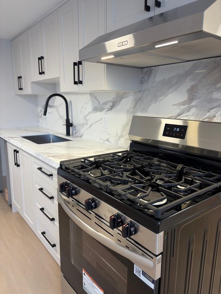 468 Lauder Avenue - Photo 3 of 41