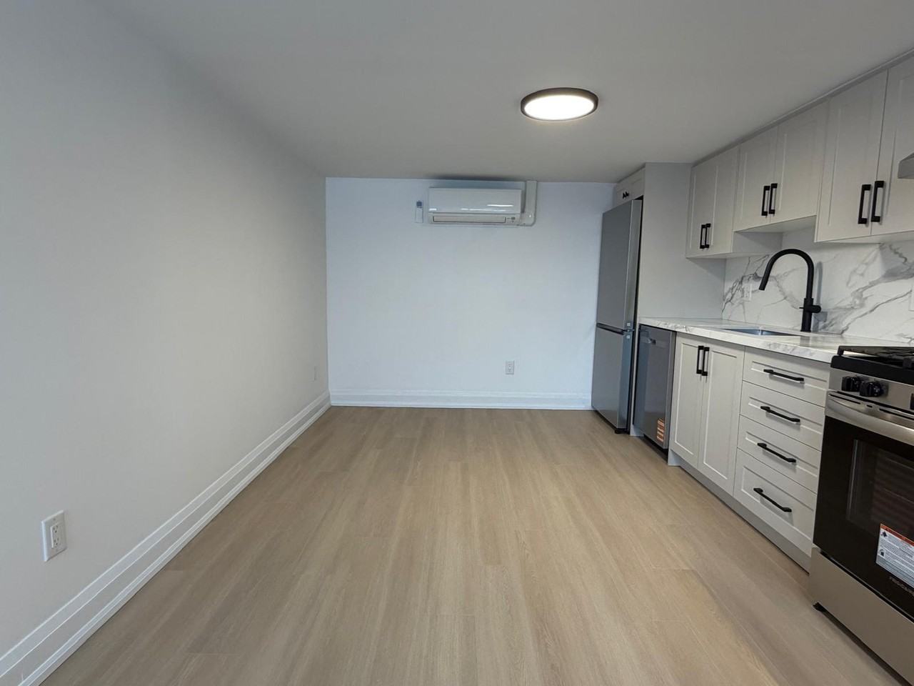 468 Lauder Avenue - Photo 2 of 41