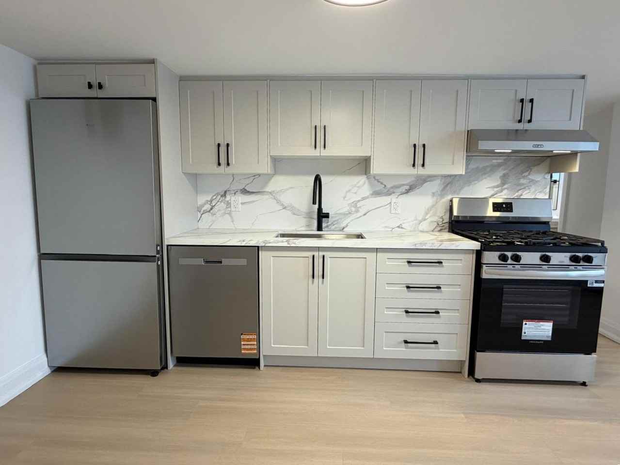 468 Lauder Avenue - Photo 7 of 41