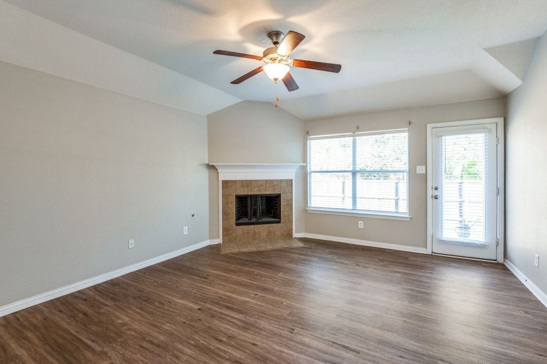 2309 Castle Creek Dr - Photo 7 of 18