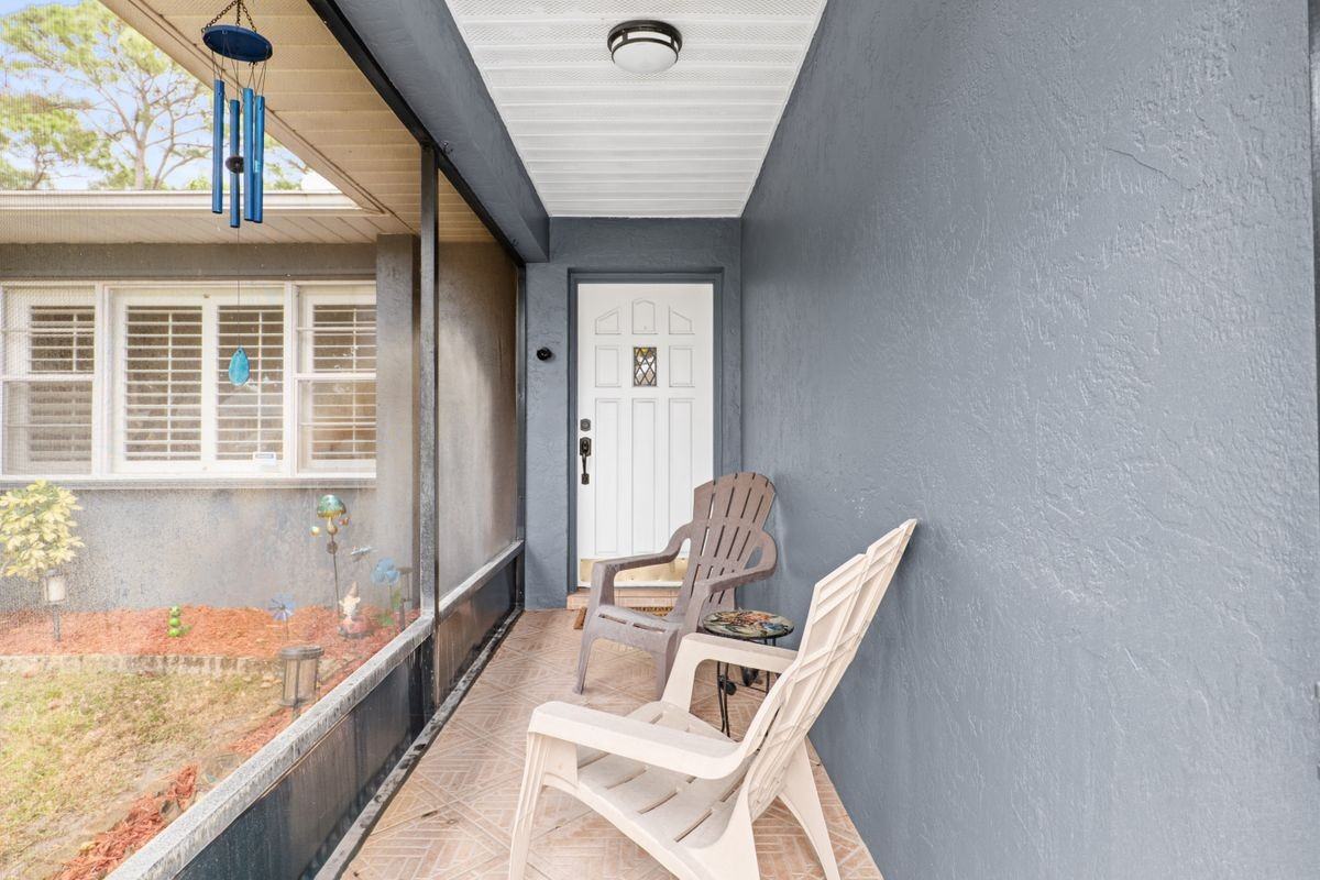 999 Emerald Rd Se - Photo 2 of 20