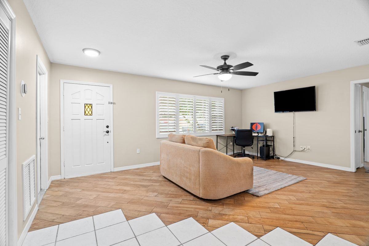 999 Emerald Rd Se - Photo 5 of 20