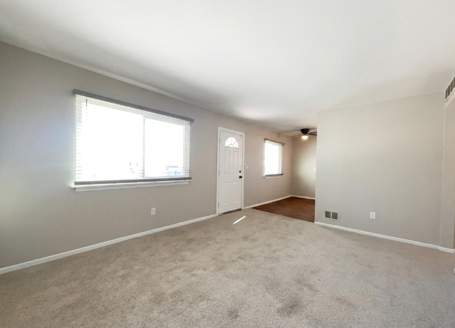 7912 Pine St - Photo 2 of 16