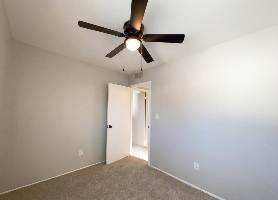 7912 Pine St - Photo 7 of 16