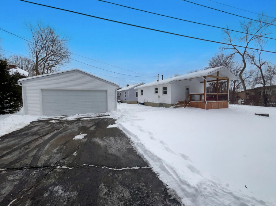 202 Wildwood Ave - Photo 2 of 18