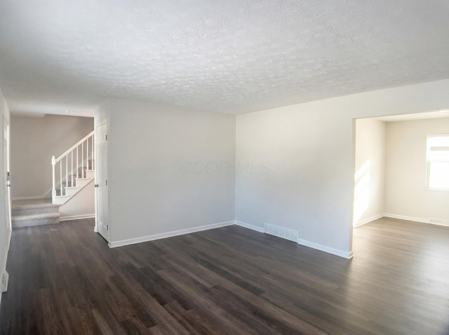 6571 Schenk Ave - Photo 7 of 27