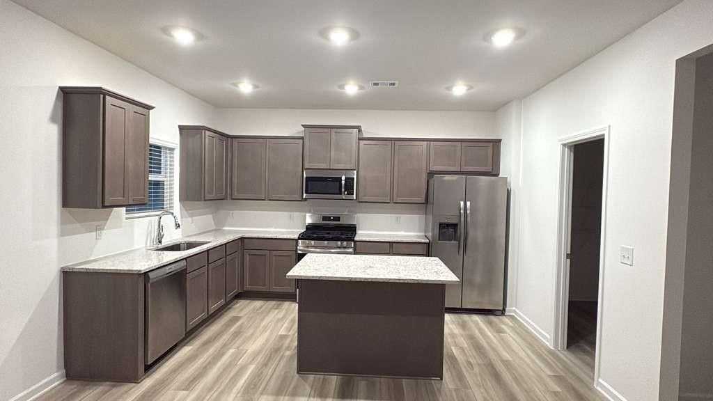 576 River Run Dr - Photo 3 of 19