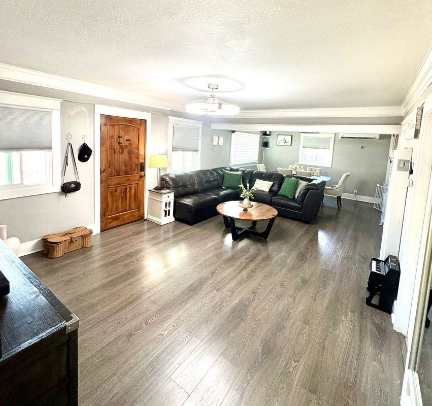 816 W 120th St - Photo 5 of 19