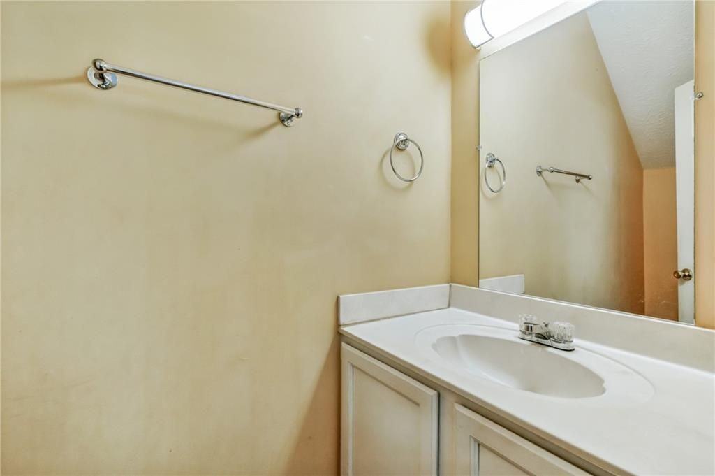 4047 Elm St - Photo 5 of 17