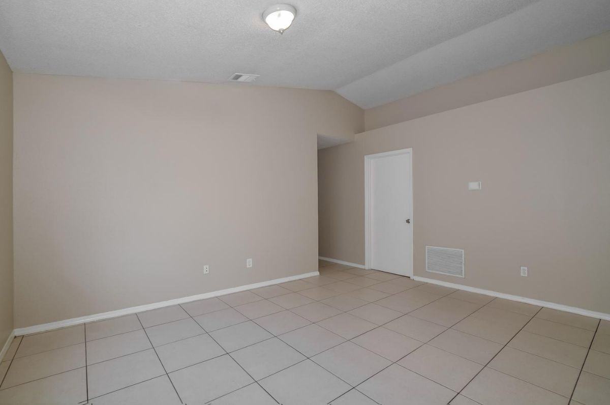 7817 Sagebrush Pl - Photo 6 of 10