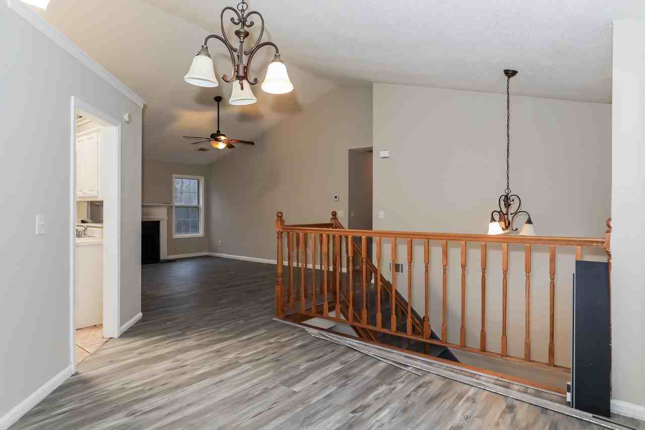 2272 Surrey Trl - Photo 3 of 15