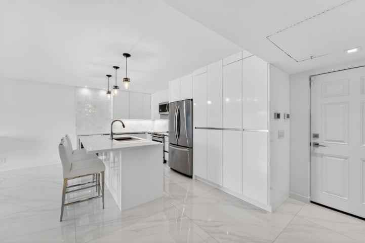 725 Hummingbird Way - Photo 3 of 8