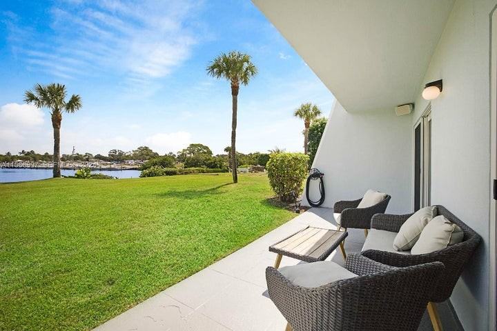 725 Hummingbird Way - Photo 2 of 8