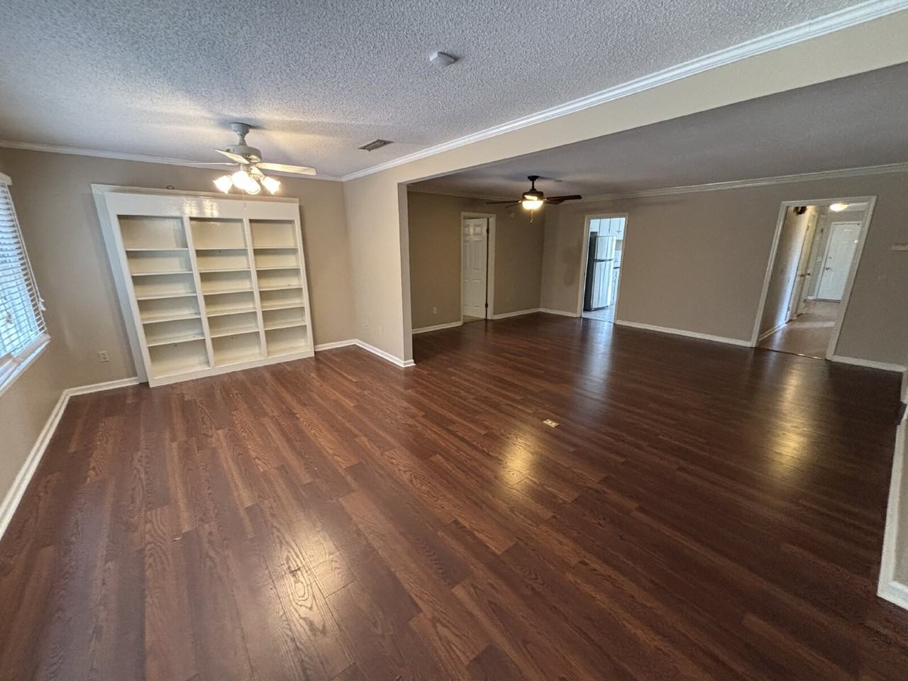 14 Williamsburg Pl - Photo 5 of 15