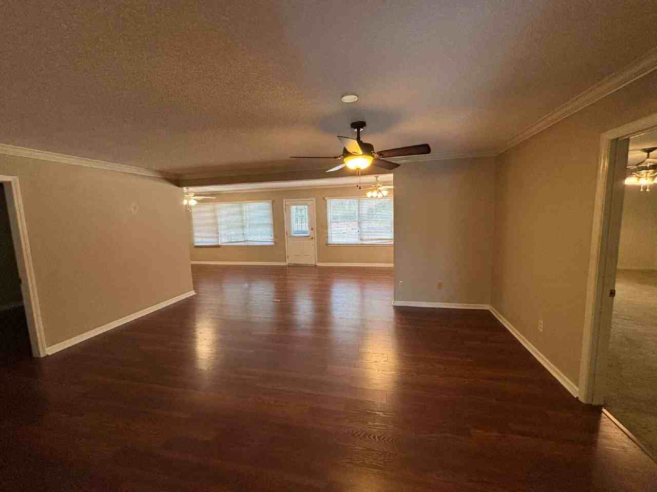 14 Williamsburg Pl - Photo 6 of 15