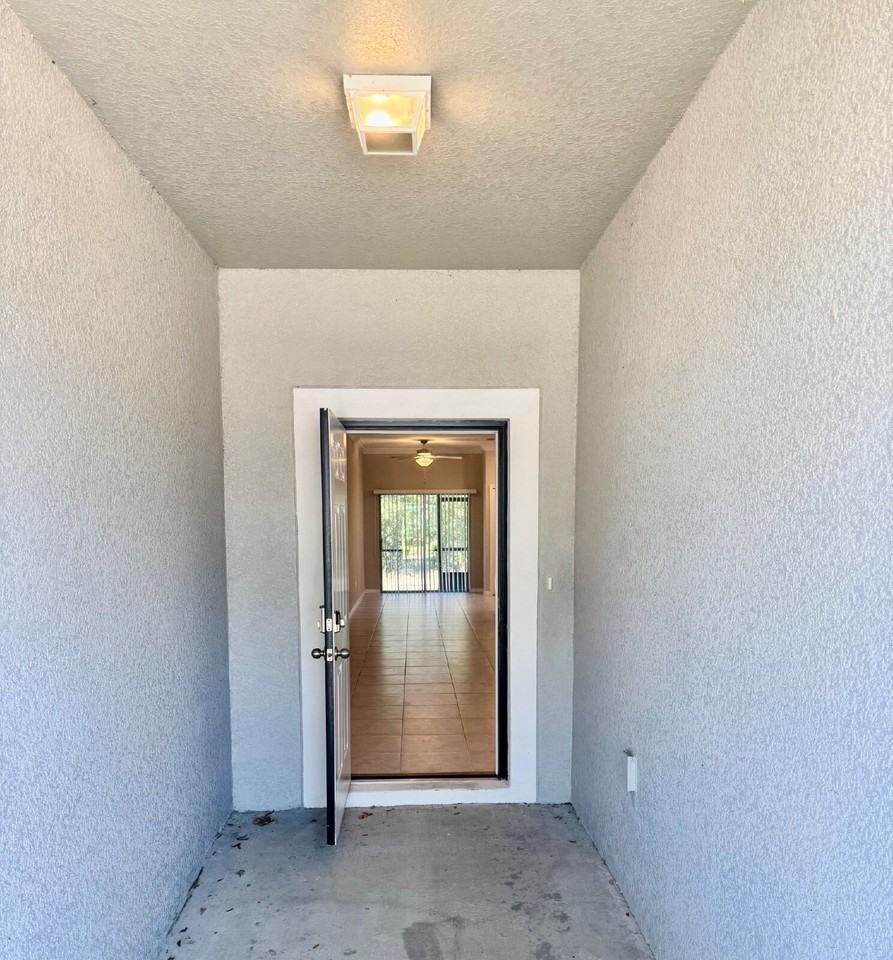 1560 Cassius St - Photo 2 of 20