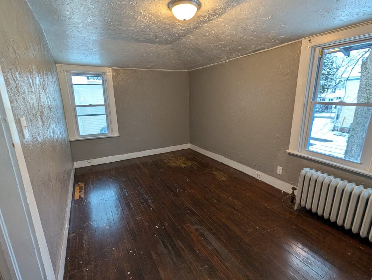 146 Pine St #2B - Photo 3 of 7