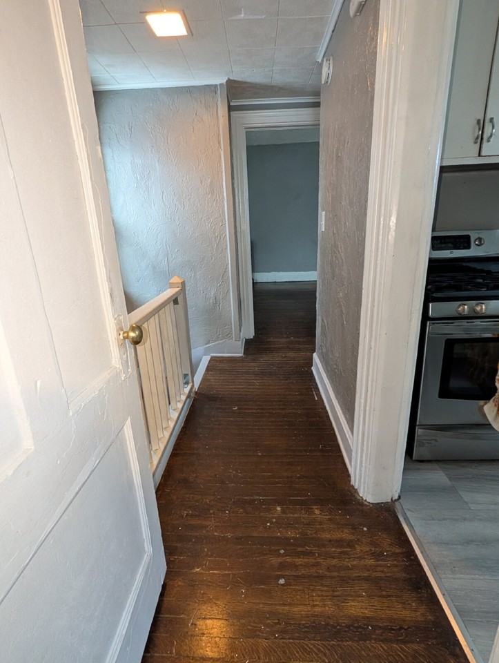 146 Pine St #2B - Photo 4 of 7