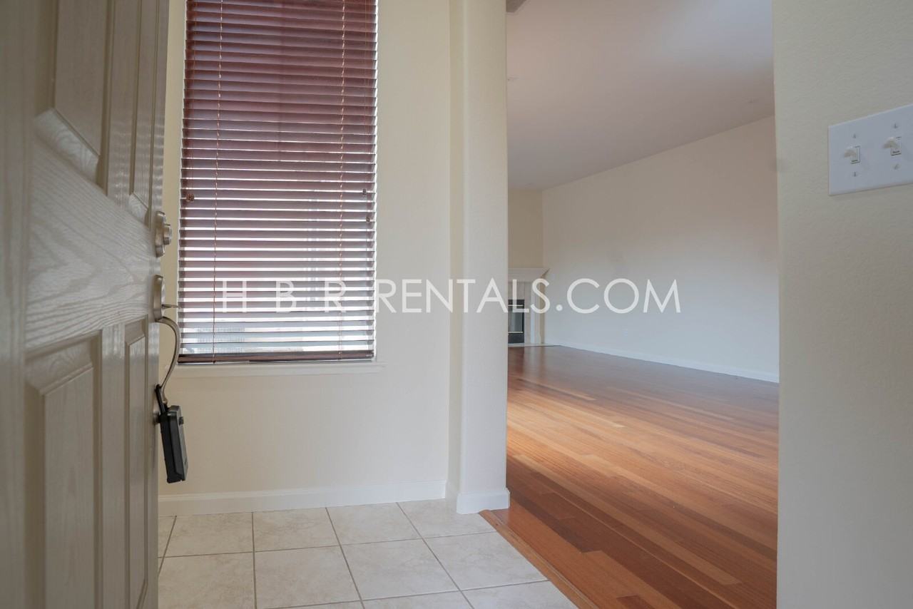 45 W Posada Ln - Photo 3 of 33