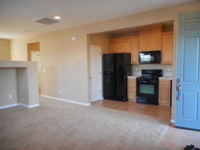 653 W Privado Way - Photo 6 of 8